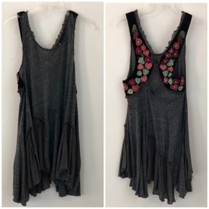 Free People •gray embroidered asymmetric tunic top